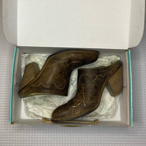 Jessica Simpson Western Cowboy Slip on Mule Clogs NWT in box - Picture 3 of 8